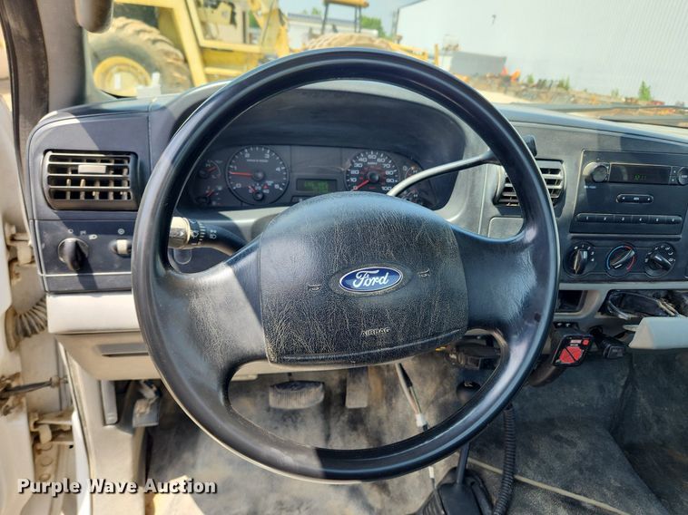 image for item MW9783 2006 Ford F250 Super Duty XL  pickup truck