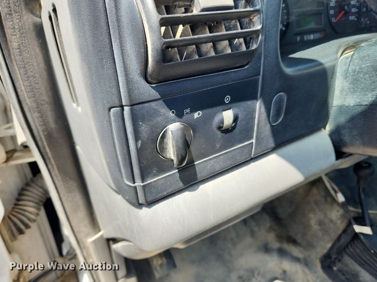 image for item MW9783 2006 Ford F250 Super Duty XL  pickup truck