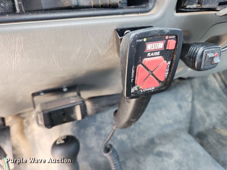 image for item MW9783 2006 Ford F250 Super Duty XL  pickup truck