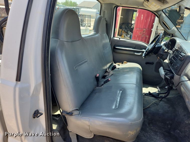 image for item MW9783 2006 Ford F250 Super Duty XL  pickup truck