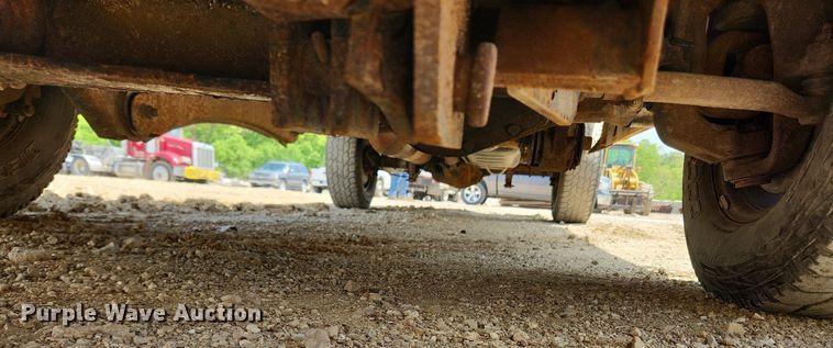 image for item MW9783 2006 Ford F250 Super Duty XL  pickup truck