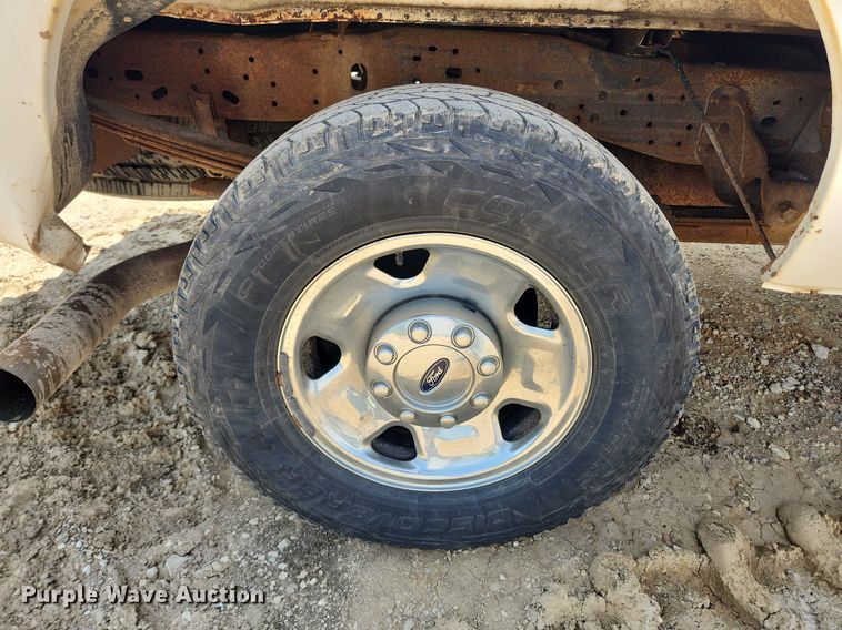 image for item MW9783 2006 Ford F250 Super Duty XL  pickup truck