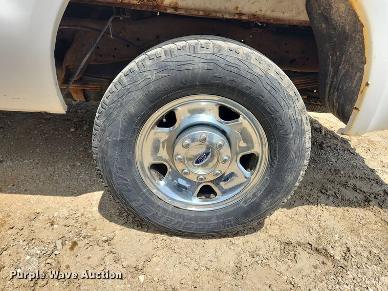 image for item MW9783 2006 Ford F250 Super Duty XL  pickup truck