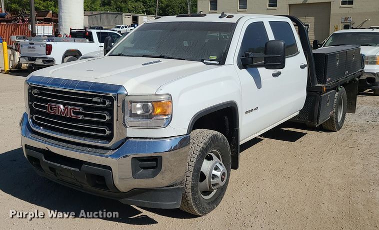 image for item MX9731 2015 GMC Sierra 3500HD  Crew Cab flatbed pickup truck