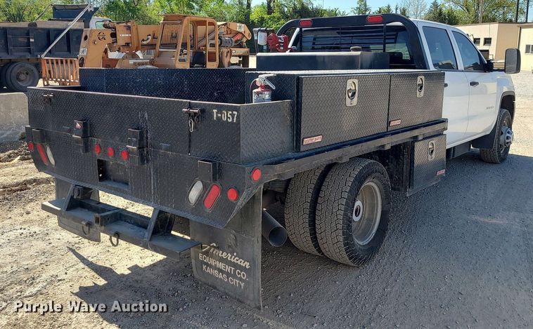 image for item MX9731 2015 GMC Sierra 3500HD  Crew Cab flatbed pickup truck