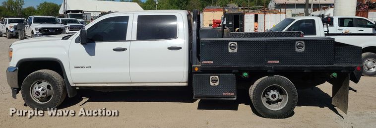 image for item MX9731 2015 GMC Sierra 3500HD  Crew Cab flatbed pickup truck