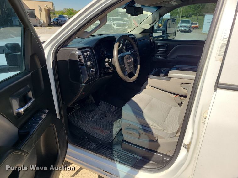 image for item MX9731 2015 GMC Sierra 3500HD  Crew Cab flatbed pickup truck