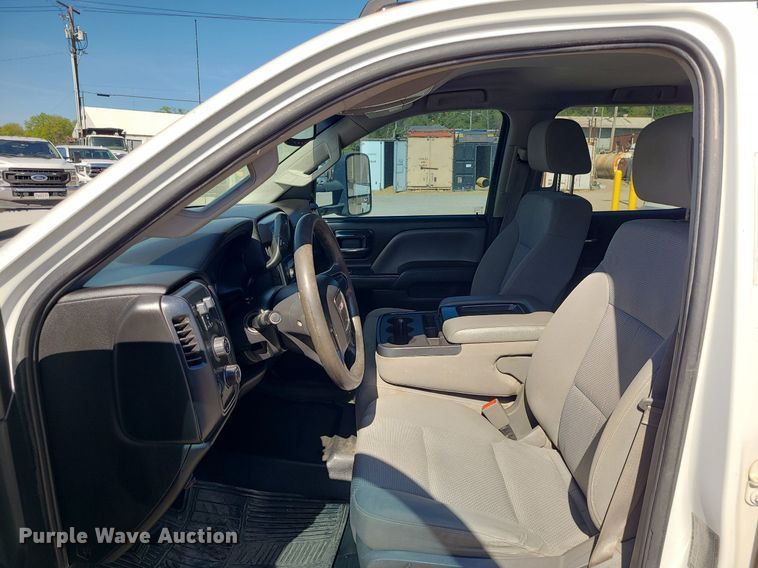 image for item MX9731 2015 GMC Sierra 3500HD  Crew Cab flatbed pickup truck