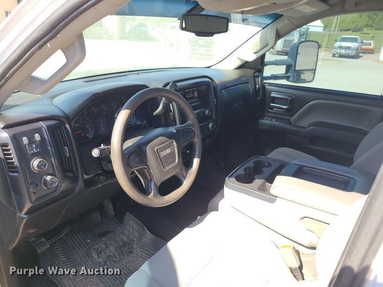 image for item MX9731 2015 GMC Sierra 3500HD  Crew Cab flatbed pickup truck