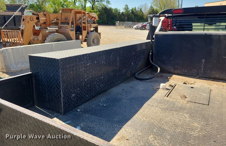 image for item MX9731 2015 GMC Sierra 3500HD  Crew Cab flatbed pickup truck