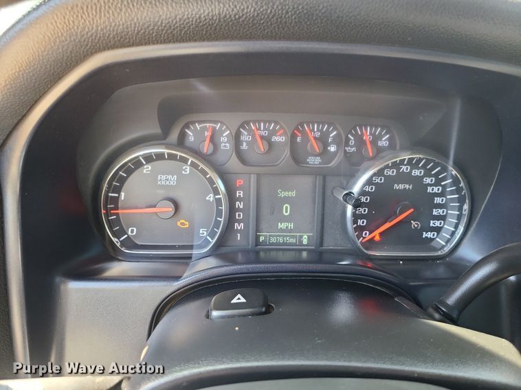 image for item MX9731 2015 GMC Sierra 3500HD  Crew Cab flatbed pickup truck