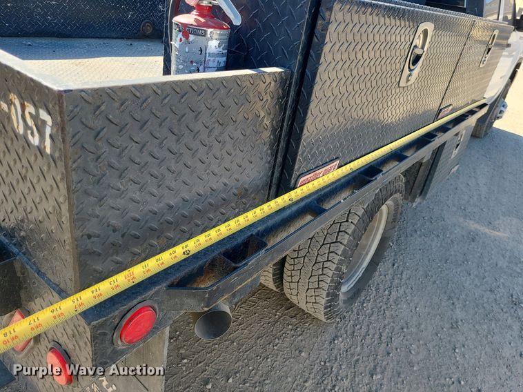 image for item MX9731 2015 GMC Sierra 3500HD  Crew Cab flatbed pickup truck