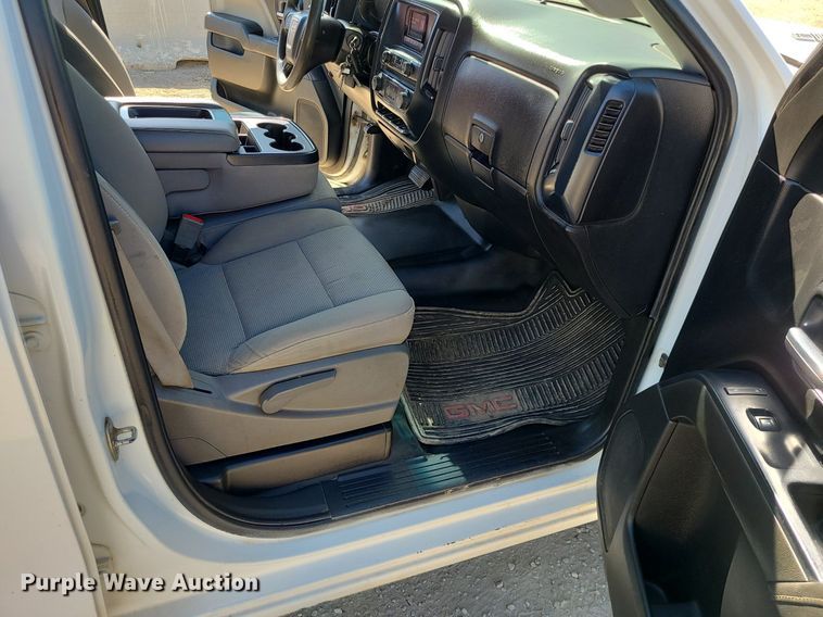 image for item MX9731 2015 GMC Sierra 3500HD  Crew Cab flatbed pickup truck