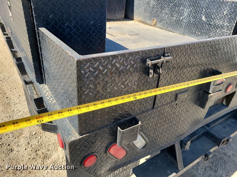 image for item MX9731 2015 GMC Sierra 3500HD  Crew Cab flatbed pickup truck