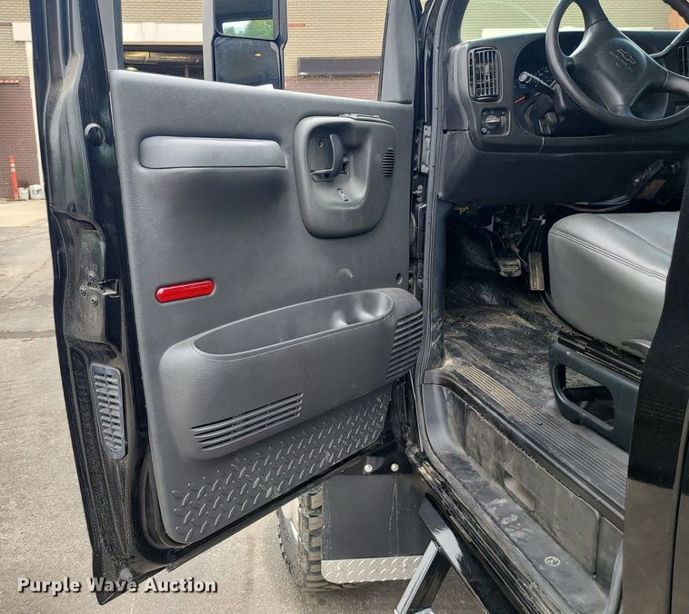 image for item MX9778 2008 Chevrolet C5500  flatbed truck