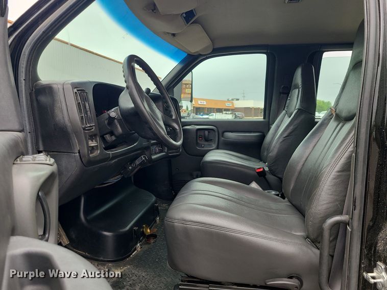 image for item MX9778 2008 Chevrolet C5500  flatbed truck