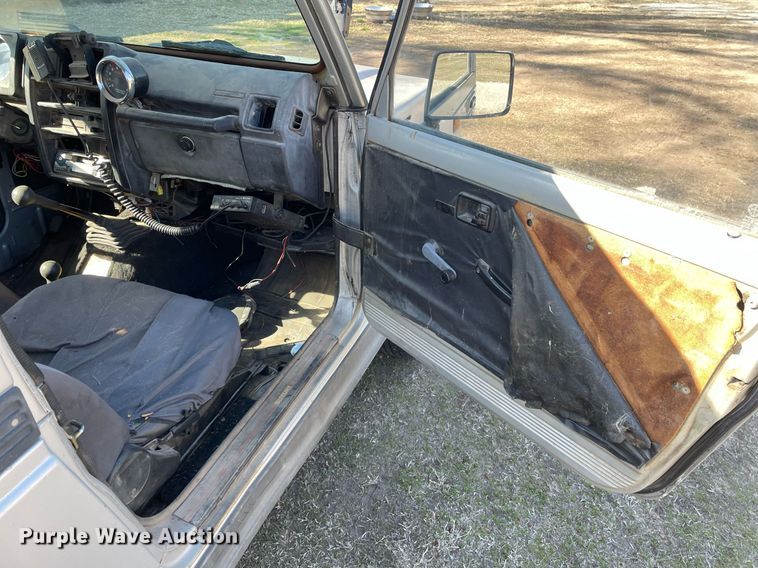 image for item MY9146 1988 Suzuki Samurai  SUV