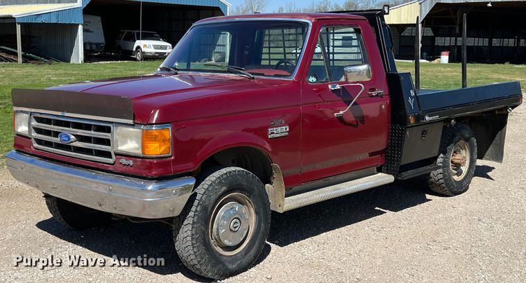 image for item MY9676 1989 Ford F250  bale bed pickup truck