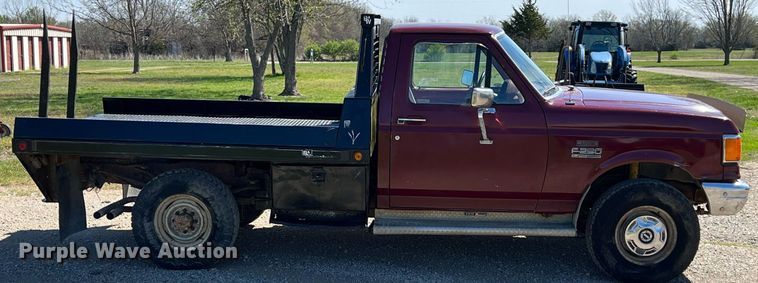 image for item MY9676 1989 Ford F250  bale bed pickup truck