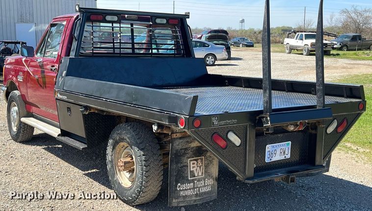 image for item MY9676 1989 Ford F250  bale bed pickup truck