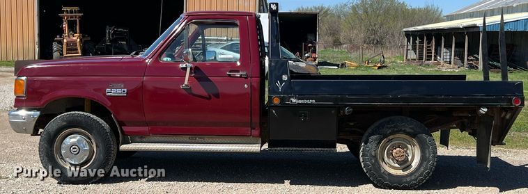image for item MY9676 1989 Ford F250  bale bed pickup truck