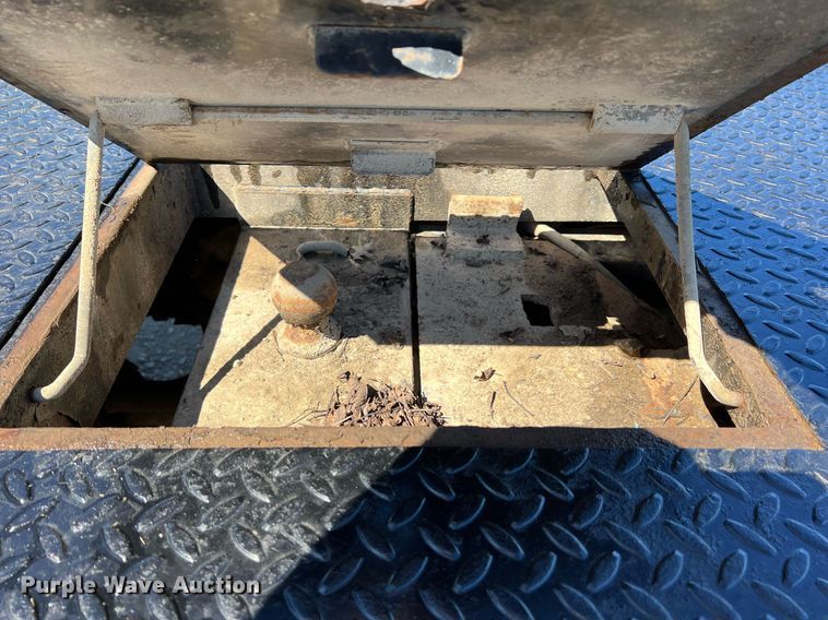 image for item MY9676 1989 Ford F250  bale bed pickup truck