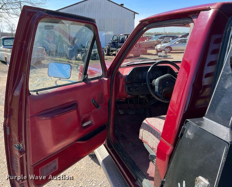 image for item MY9676 1989 Ford F250  bale bed pickup truck