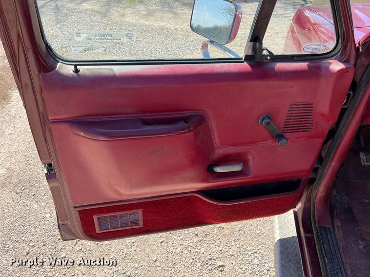 image for item MY9676 1989 Ford F250  bale bed pickup truck