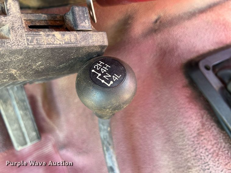 image for item MY9676 1989 Ford F250  bale bed pickup truck