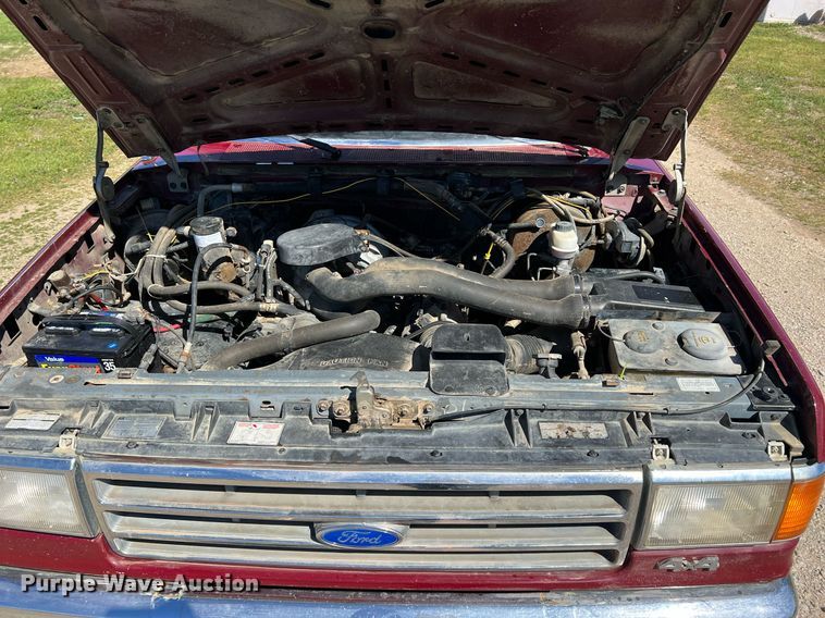 image for item MY9676 1989 Ford F250  bale bed pickup truck