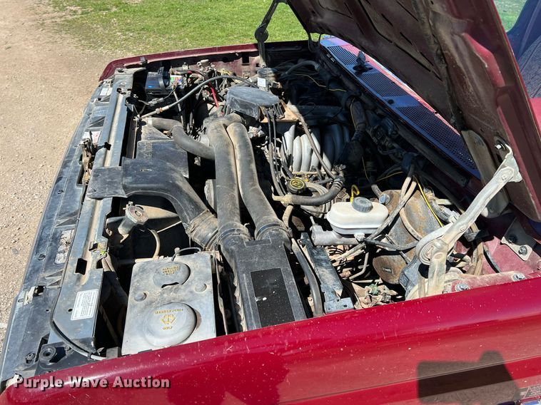 image for item MY9676 1989 Ford F250  bale bed pickup truck