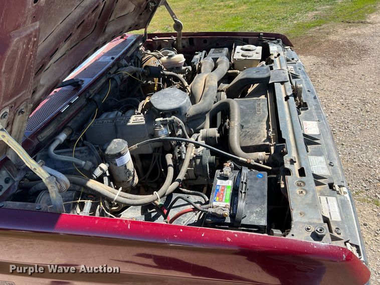 image for item MY9676 1989 Ford F250  bale bed pickup truck