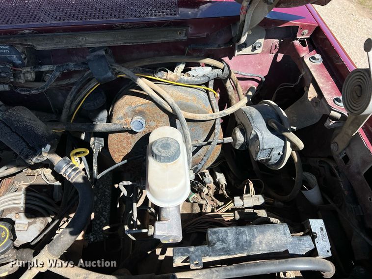 image for item MY9676 1989 Ford F250  bale bed pickup truck