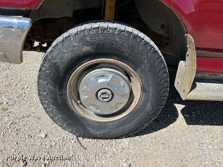 image for item MY9676 1989 Ford F250  bale bed pickup truck