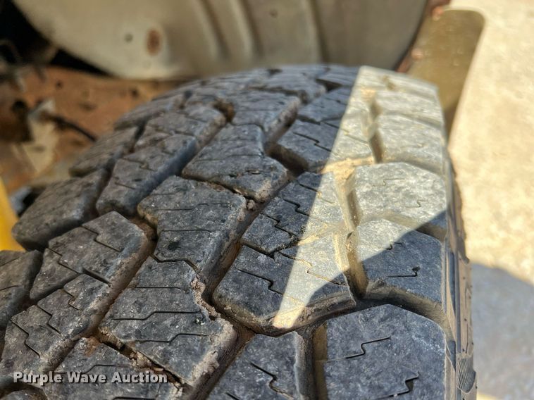 image for item MY9676 1989 Ford F250  bale bed pickup truck