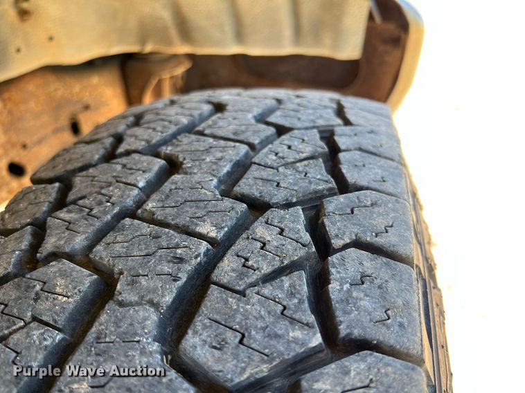 image for item MY9676 1989 Ford F250  bale bed pickup truck