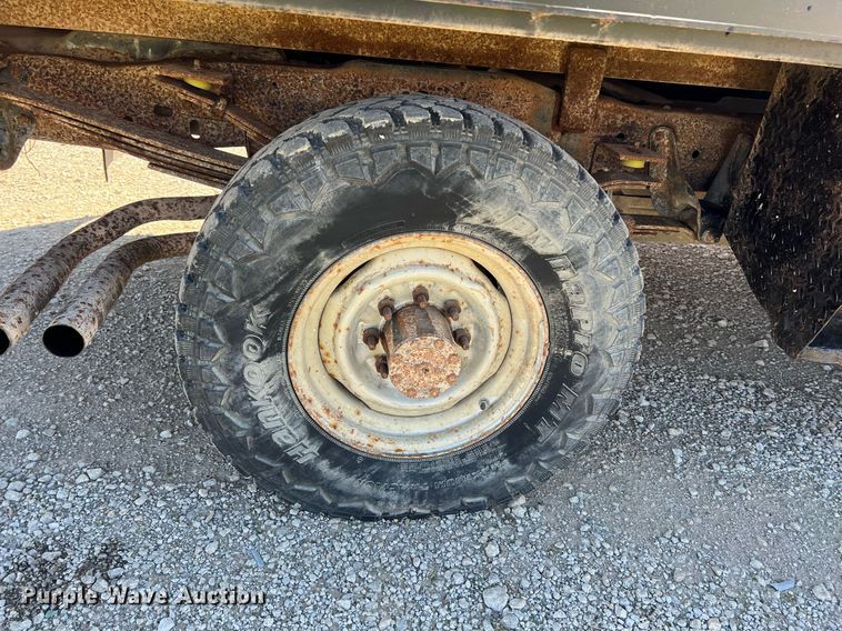 image for item MY9676 1989 Ford F250  bale bed pickup truck