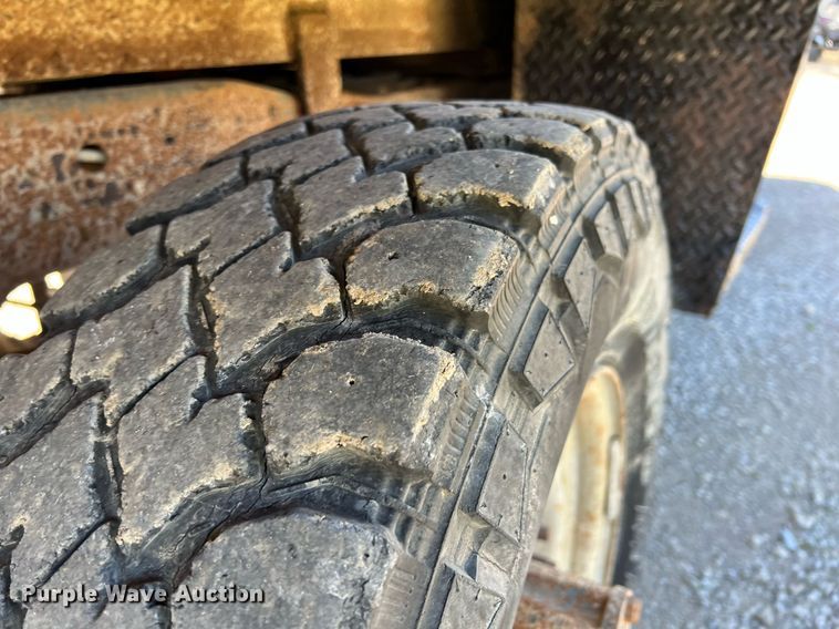 image for item MY9676 1989 Ford F250  bale bed pickup truck