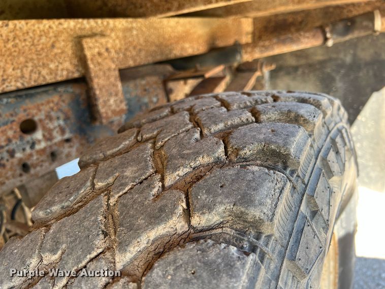 image for item MY9676 1989 Ford F250  bale bed pickup truck