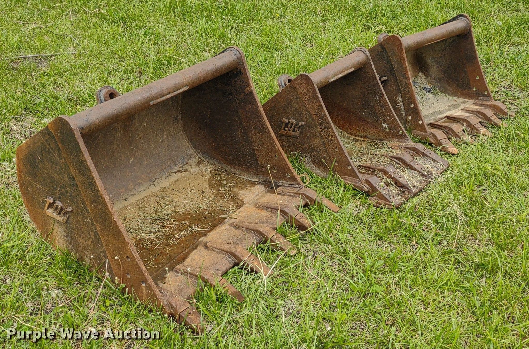 (3) TAG mini excavator buckets in Americus, KS Item DQ1712 sold