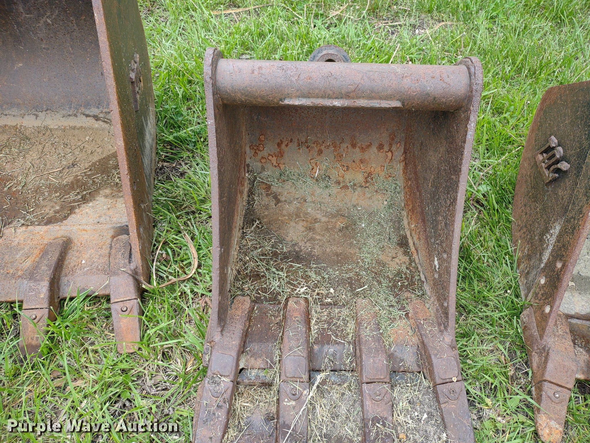 (3) TAG mini excavator buckets in Americus, KS Item DQ1712 sold