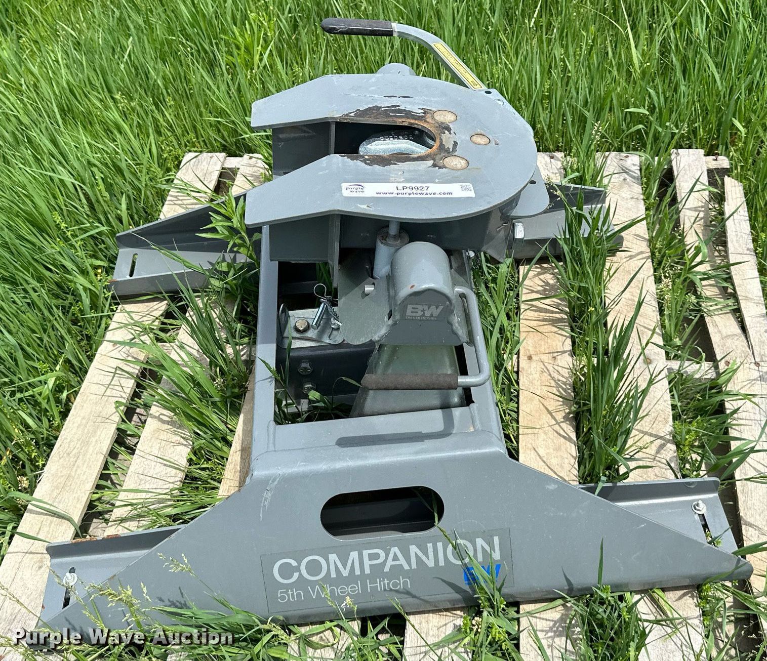 B&W RVB3500 fifth wheel hitch in KS Item LP9927 sold