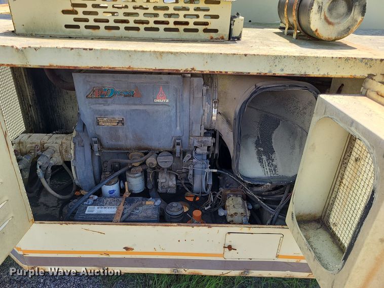 image for item DC6076 JLG 60HA  boom lift