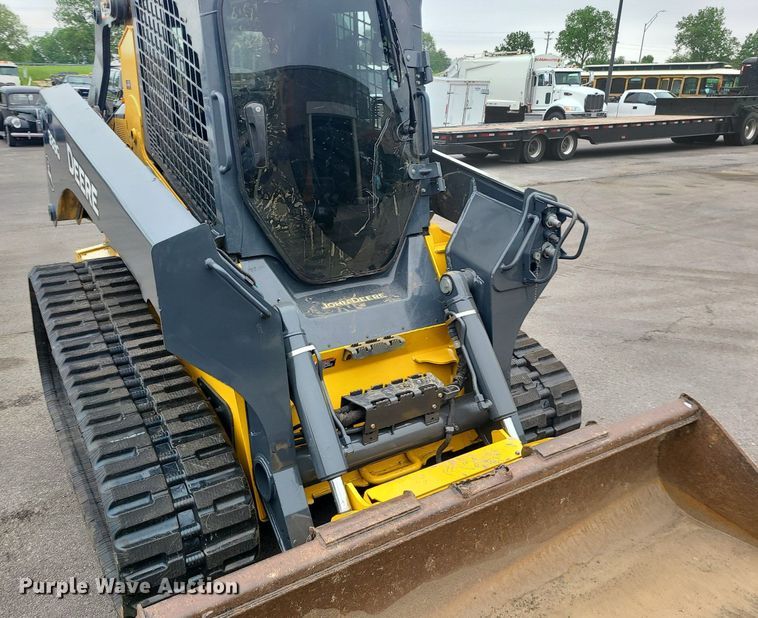 image for item DC6081 John Deere 333G  tracked skid steer loader
