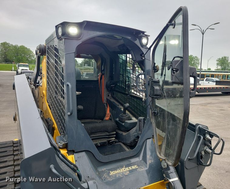 image for item DC6081 John Deere 333G  tracked skid steer loader