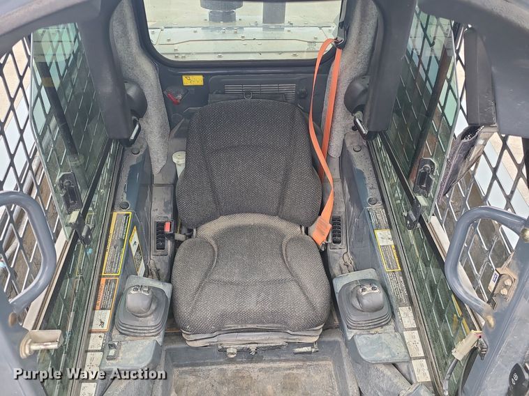 image for item DC6081 John Deere 333G  tracked skid steer loader