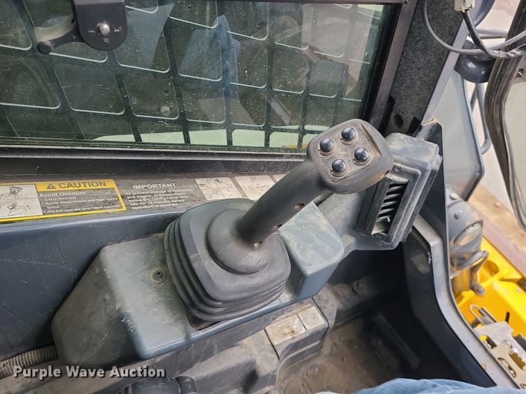 image for item DC6081 John Deere 333G  tracked skid steer loader