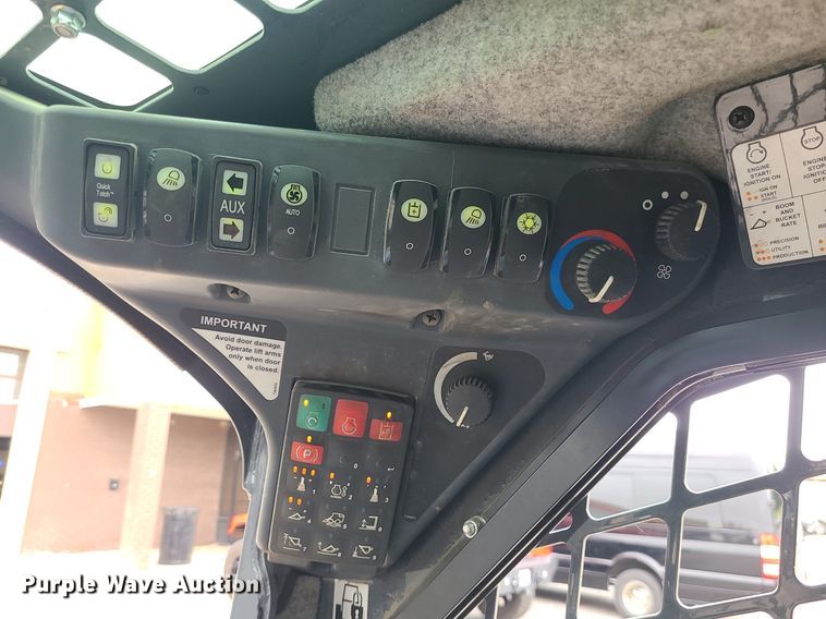 image for item DC6081 John Deere 333G  tracked skid steer loader