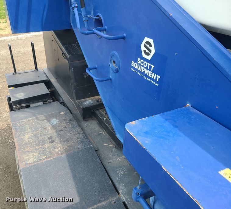 image for item DC6083 2011 Tadano GR300XL  crane