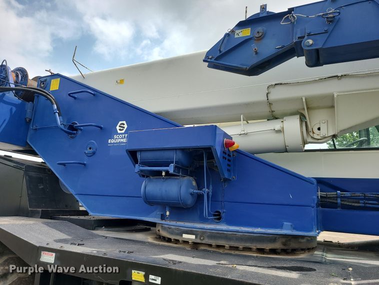 image for item DC6083 2011 Tadano GR300XL  crane